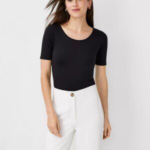 Ann Taylor Modern Seamless Scoop Neck T-Shirt Black Short Sleeve Size M/L